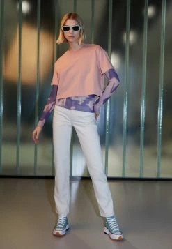 Nike Sportswear CROP TEE - Print T-shirt - Rose Whisper White