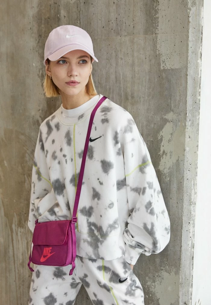 Nike Sportswear TIE DYE CREW - Sweatshirt - Flat Pewter/atomic Green/black - Image 4