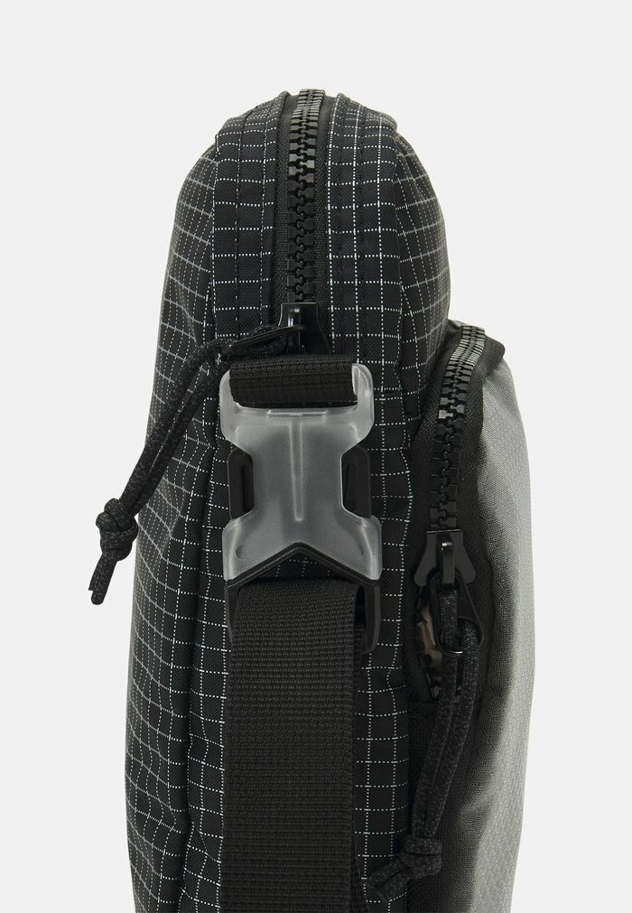 Nike Sportswear HERITAGE UNISEX - Across Body Bag - Black/anthracite/white - Image 4