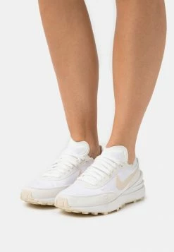 Nike Sportswear W WAFFLE ONE ESS - Trainers - Summit White/fossil