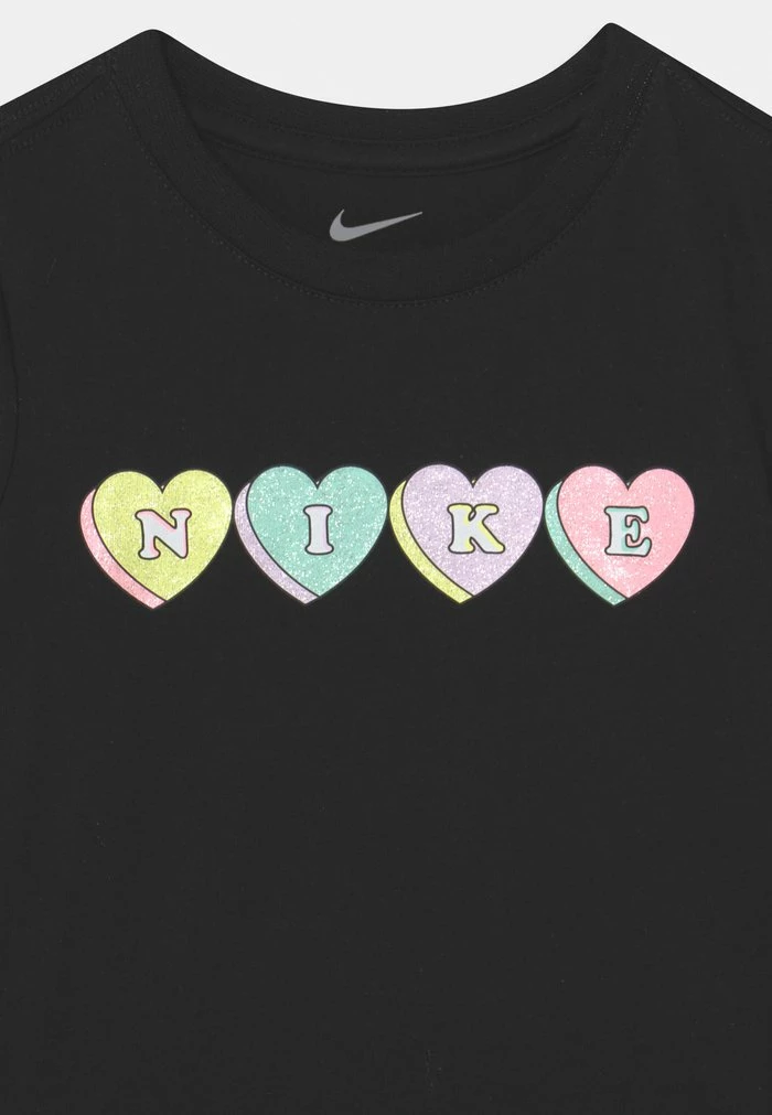 Nike Sportswear SWEET HEARTS - Print T-shirt - Black - Image 3