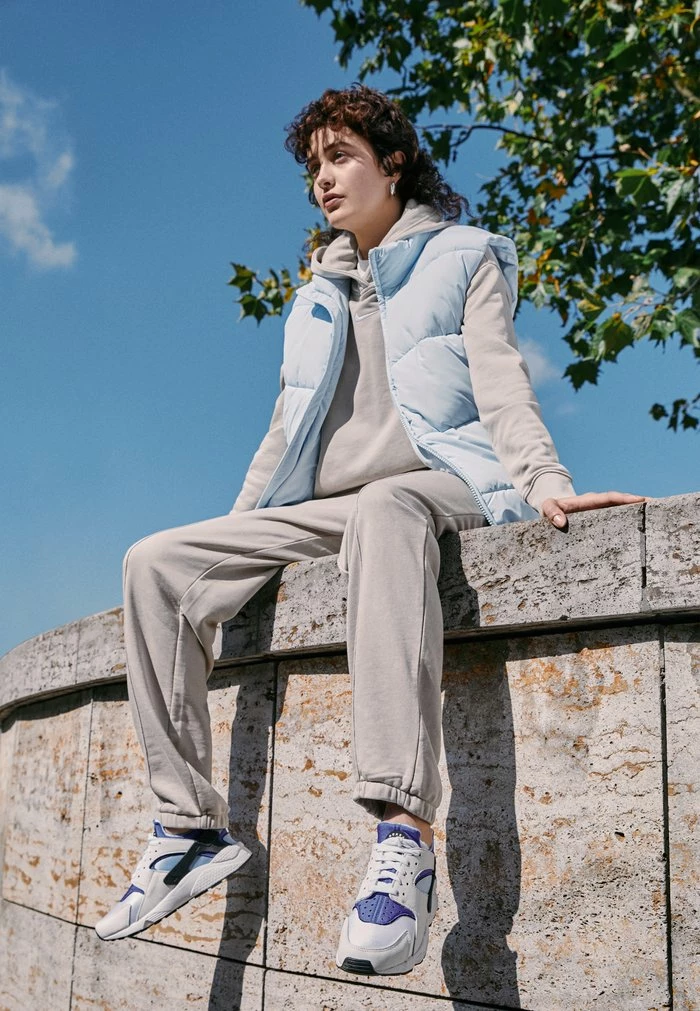 Nike Sportswear AIR HUARACHE - Trainers - White/lapis/black