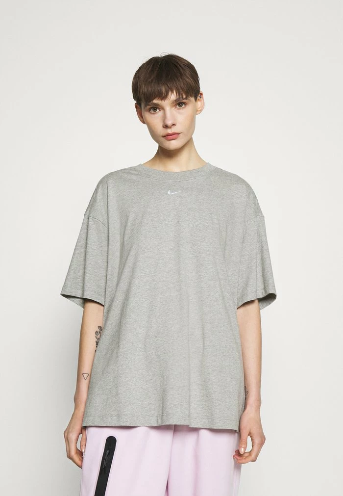 Nike Sportswear PLUS - Basic T-shirt - Grey Heather/white