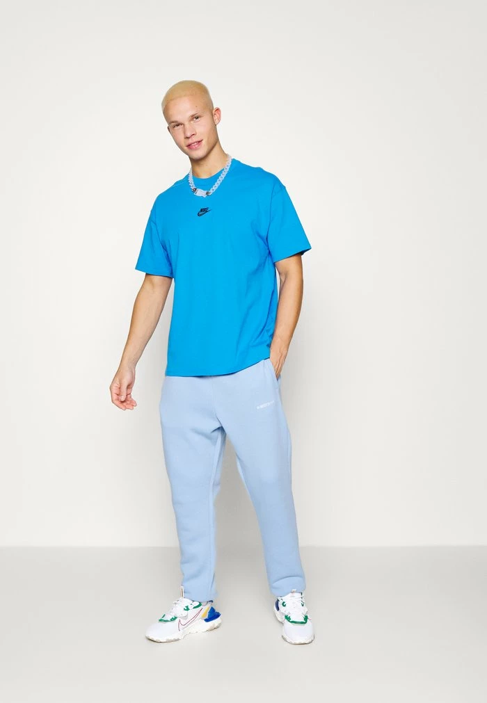 Nike Sportswear SUST TEE - Basic T-shirt - Light Photo Blue/black - Image 2