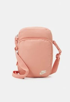 Nike Sportswear HERITAGE CROSSBODY BAG UNISEX - Across Body Bag - Light Madder Root