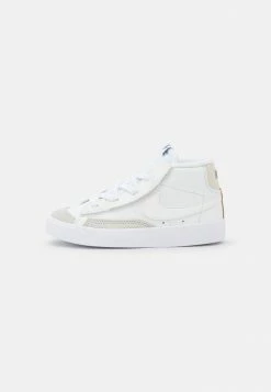 Nike Sportswear BLAZER MID 77 SE GT UNISEX - High-top Trainers - Summit White/clear/light Orewood Brown/white