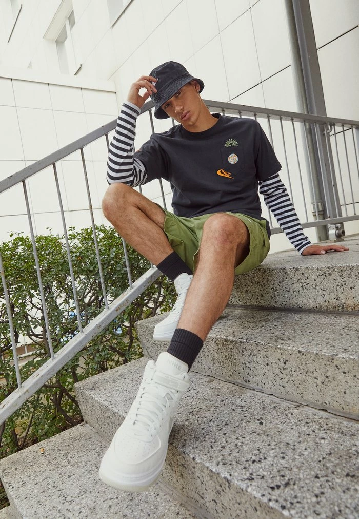 Nike Sportswear TEE SOLE - Print T-shirt - Black