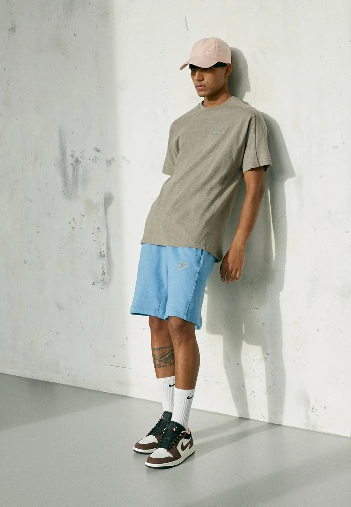 Nike Sportswear REVIVAL - Basic T-shirt - Moon Fossil/white
