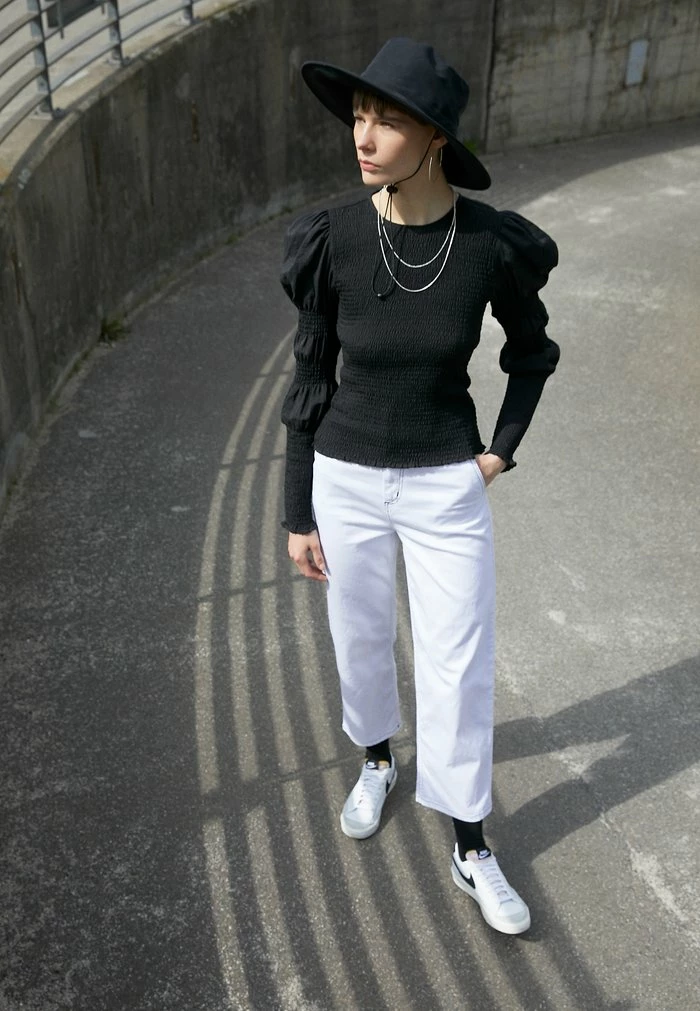 Nike Sportswear BLAZER - Trainers - White/black