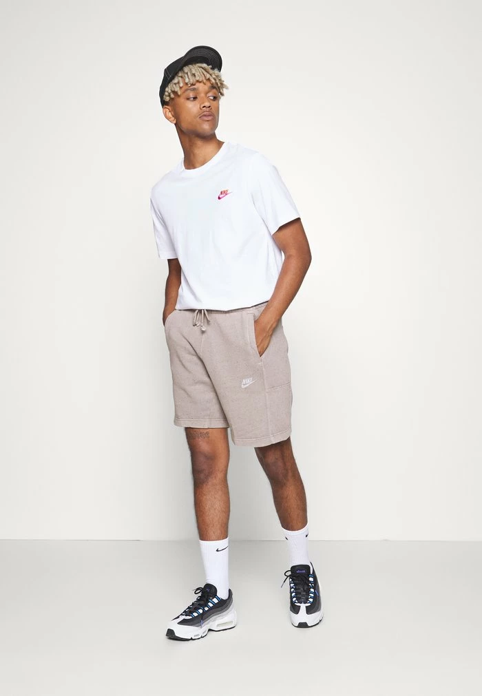 Nike Sportswear CLUB REVIVAL - Shorts - Olive Grey - Image 2