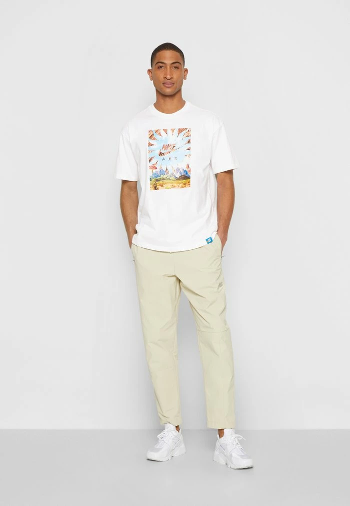 Nike Sportswear OPEN TEE - Print T-shirt - White - Image 5