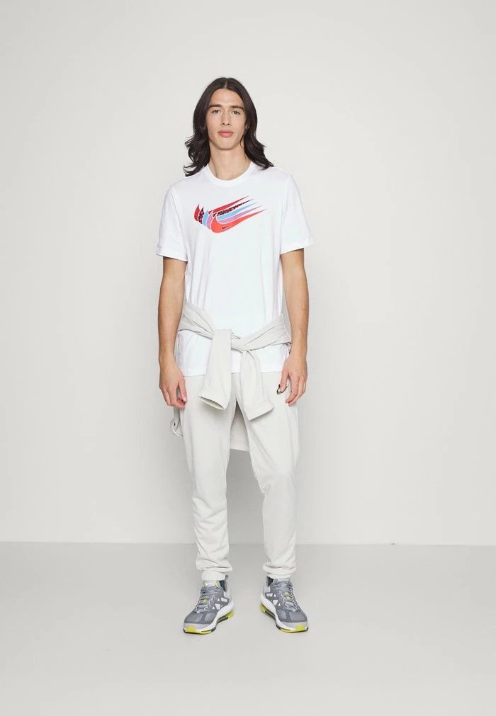 Nike Sportswear TEE - Print T-shirt - White - Image 2