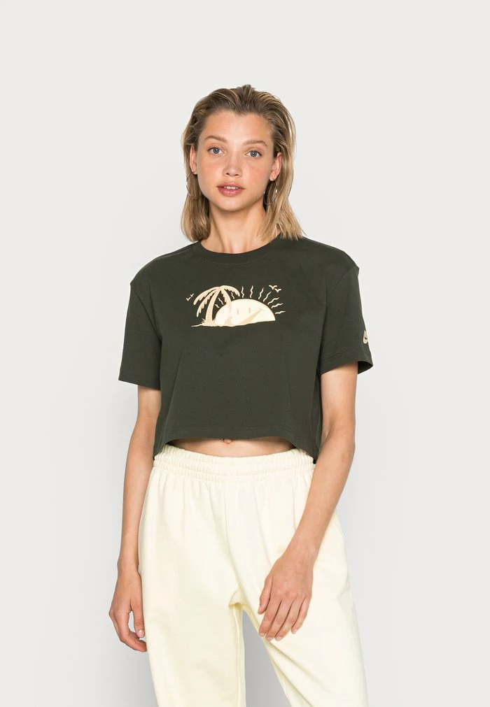Nike Sportswear TEE CROP - Print T-shirt - Sequoia