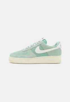 Nike Sportswear AIR FORCE 1 - Trainers - Green/off-white