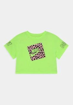 Nike Sportswear BOXY GRAPHIC TEE - Print T-shirt - Ghost Green