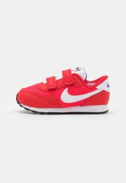 Nike Sportswear MD VALIANT SE - Trainers - Siren Red/white/university Red/psychic Purple