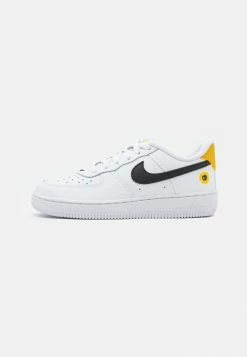 Nike Sportswear FORCE 1 LV8 UNISEX - Trainers - White/black/dark Sulfur