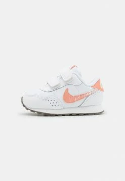 Nike Sportswear VALIANT SE - Trainers - White/light Madder Root/cave Stone/aura