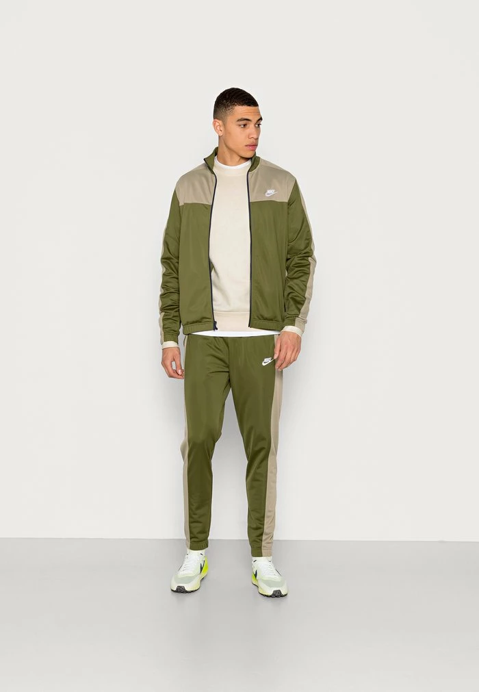 Nike Sportswear CLUB - Sweatshirt - Coconut Milk - Image 2