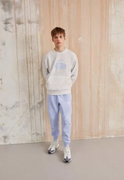 Nike Sportswear CREW - Sweatshirt - Birch Heather/football Grey/light Marine