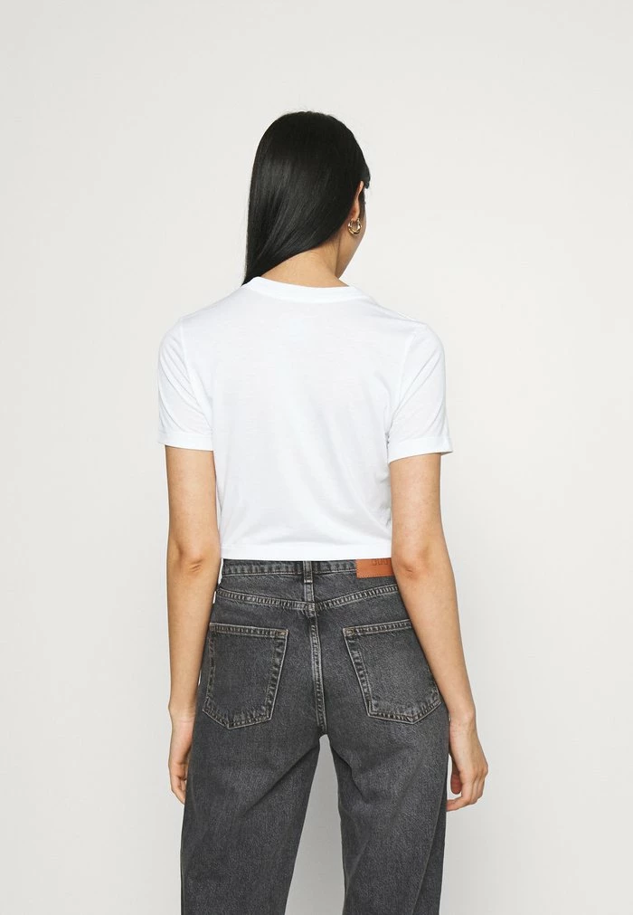 Nike Sportswear TEE SLIM - Basic T-shirt - White/black - Image 3