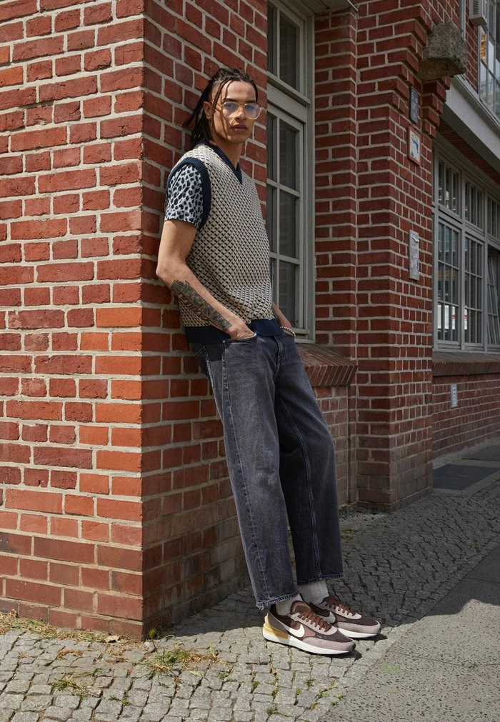 Nike Sportswear WAFFLE ONE - Trainers - Light Chocolate/natural/oil Grey