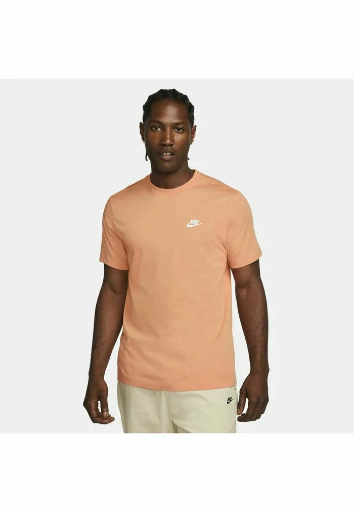 Nike Sportswear CLUB TEE - Basic T-shirt - Orange Trance