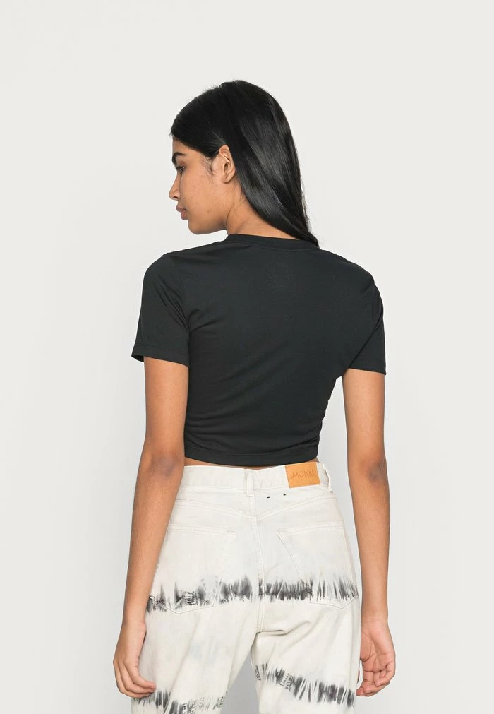 Nike Sportswear TEE SLIM - Basic T-shirt - Black - Image 3
