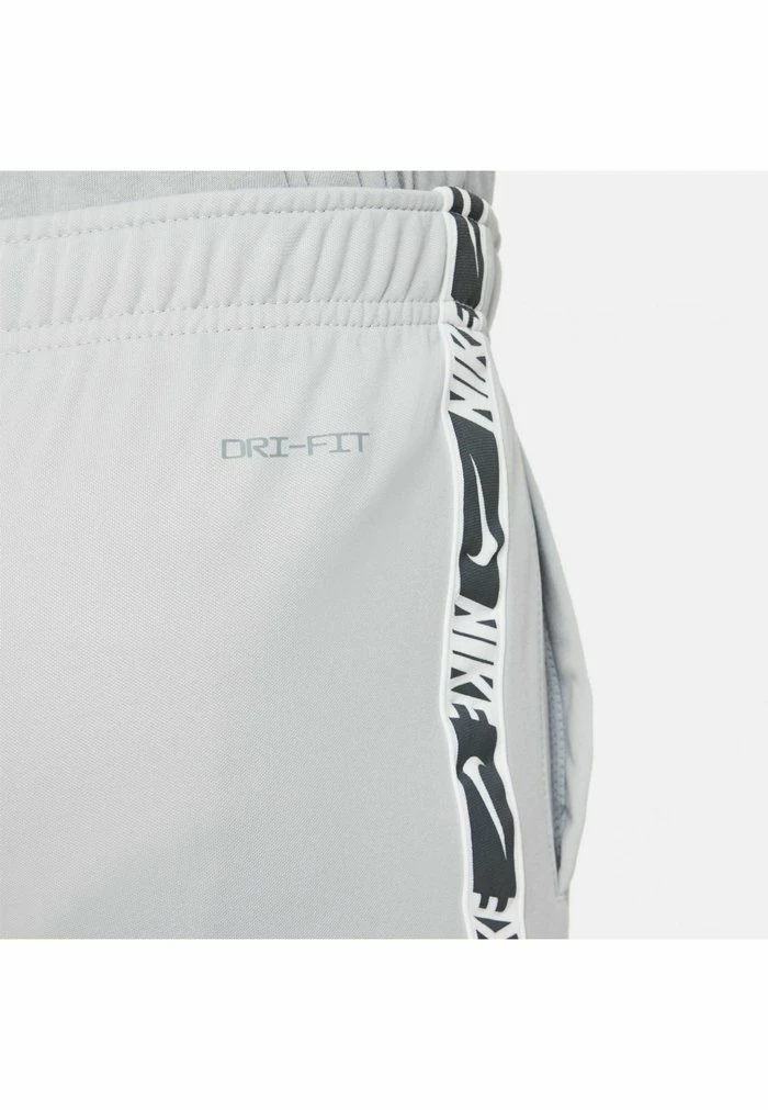 Nike Sportswear REPEAT - Tracksuit Bottoms - Light Smoke Grey White - Image 7