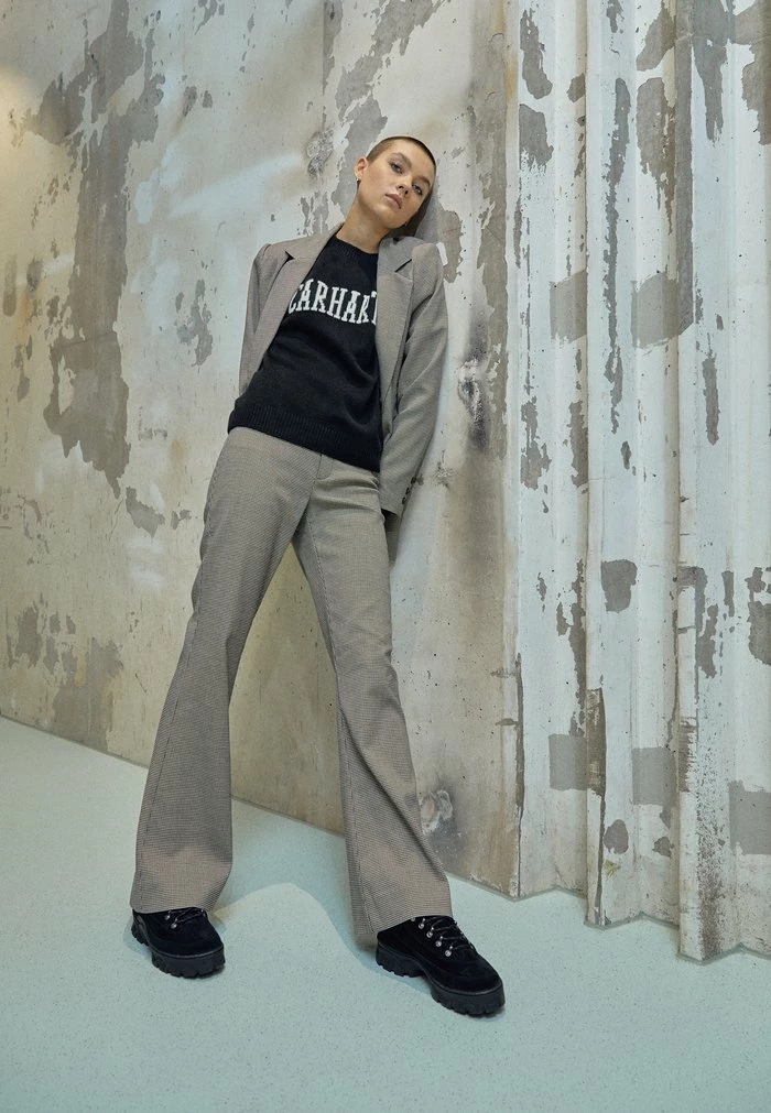 Nike Sportswear LAHAR - Trainers - Black/dark Smoke Grey/orange - Image 2