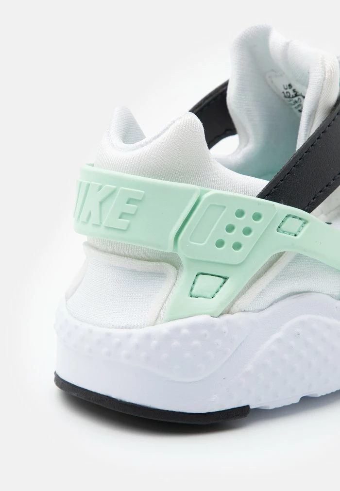 Nike Sportswear HUARACHE RUN - Trainers - White/mint Foam/off Noir - Image 6