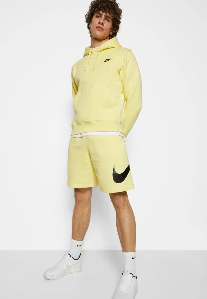 Nike Sportswear CLUB - Shorts - Zitron - Image 5