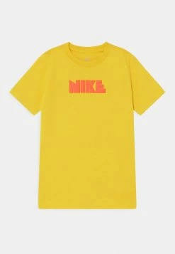 Nike Sportswear TEE CIRCA UNISEX - Print T-shirt - Vivid Sulfur