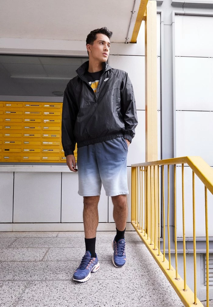 Nike Sportswear CLUB DIP DYE - Shorts - Dark Smoke Grey/light Smoke Grey