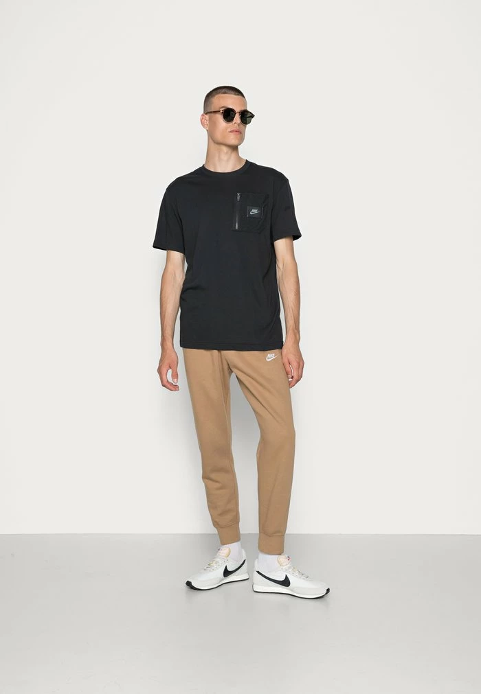 Nike Sportswear Basic T-shirt - Black - Image 2