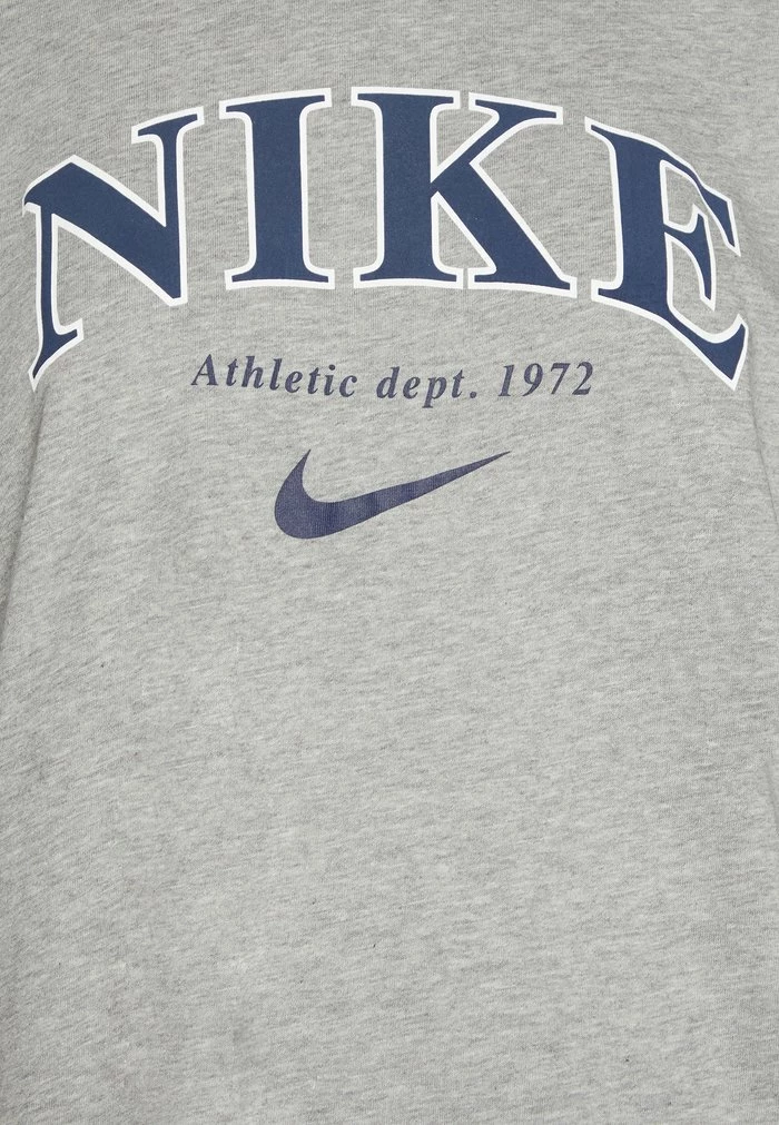 Nike Sportswear LOOSE FIT TEE - Print T-shirt - Grey - Image 6