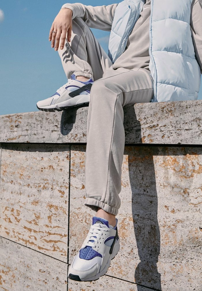 Nike Sportswear AIR HUARACHE - Trainers - White/lapis/black - Image 3