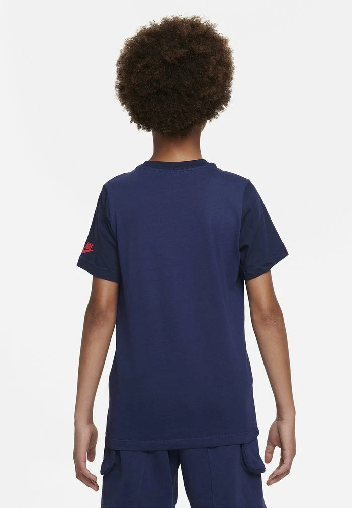 Nike Sportswear REPEAT TEE UNISEX - Print T-shirt - Midnight Navy/obsidian/(university Red) - Image 3