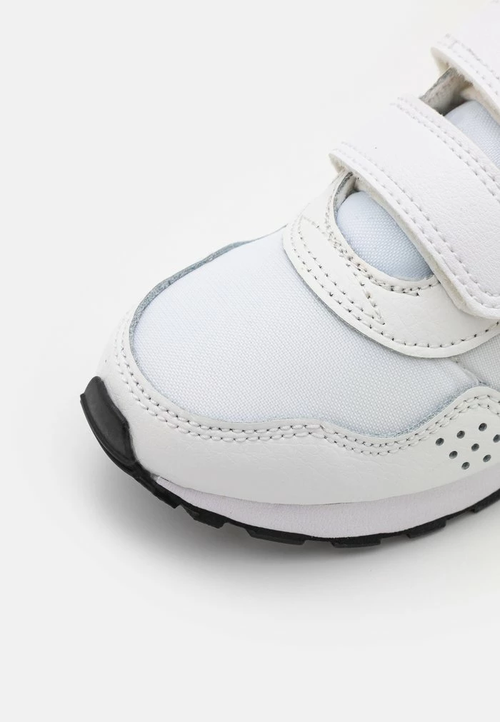 Nike Sportswear MD VALIANT - Trainers - White/metallic Pewter/summit White/black - Image 6