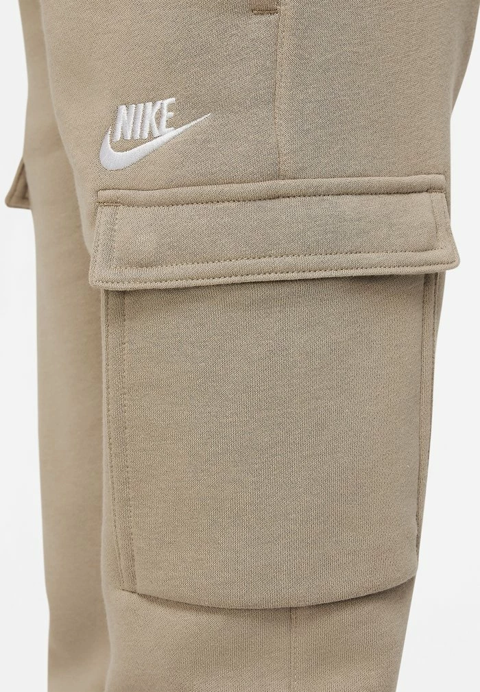 Nike Sportswear CLUB CARGO - Tracksuit Bottoms - Khaki/khaki/(white) - Image 6