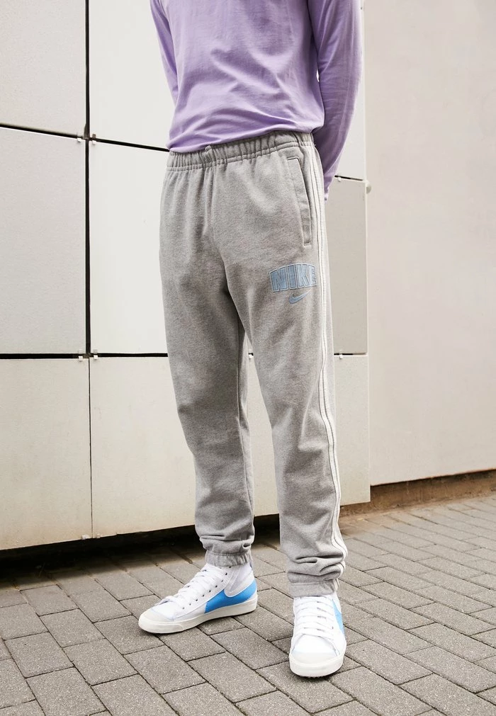 Nike Sportswear RETRO PANT - Tracksuit Bottoms - Dark Grey Heather/light Bone