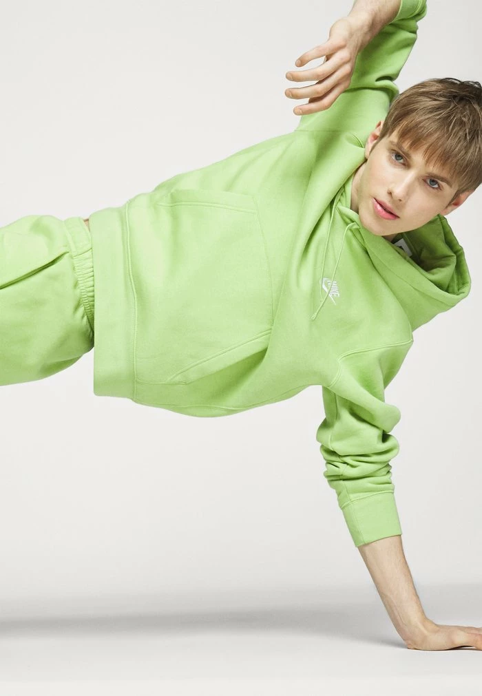 Nike Sportswear CLUB HOODIE - Hoodie - Vivid Green/white - Image 7