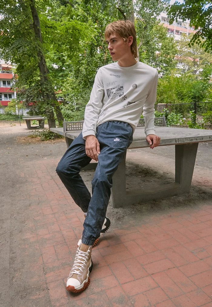 Nike Sportswear CLUB - Tracksuit Bottoms - Black/white - Image 2