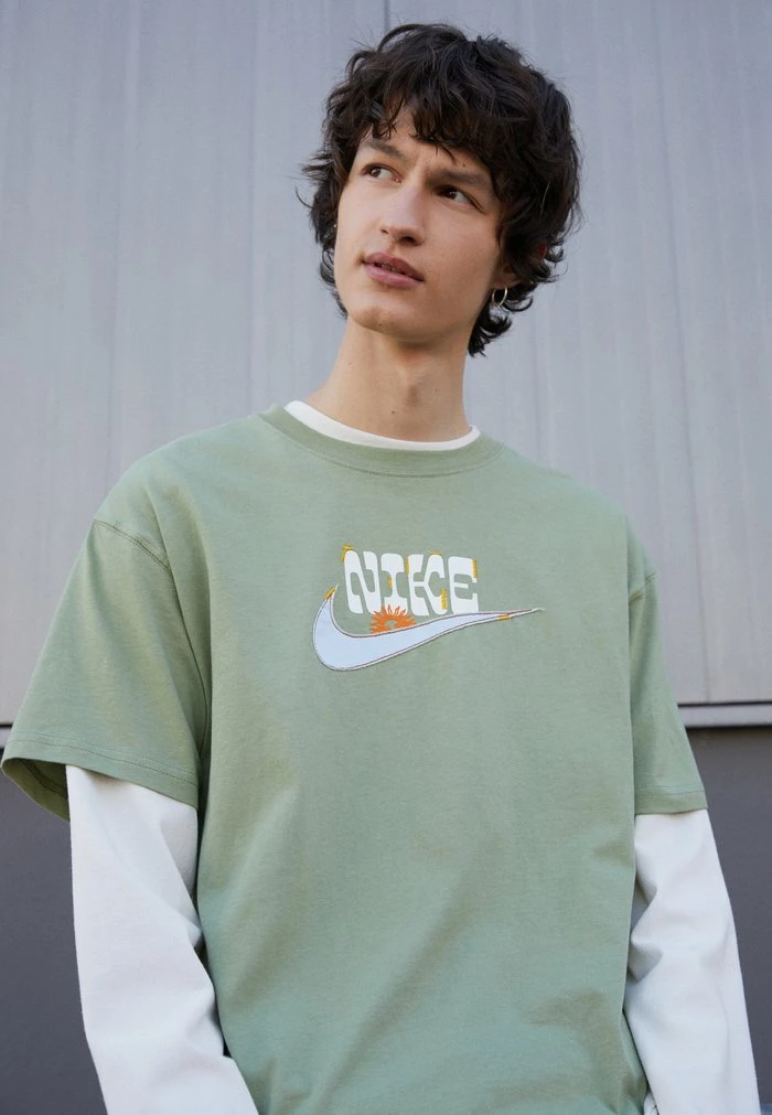 Nike Sportswear TEE SOLE - Print T-shirt - Oil Green - Image 3