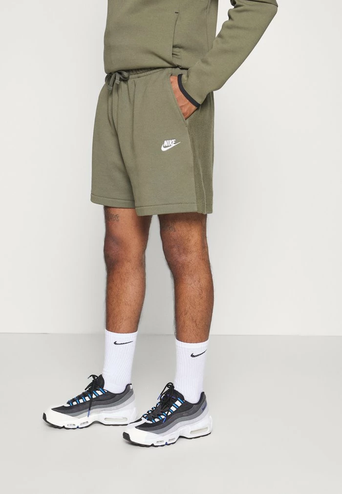 Nike Sportswear CLUB - Shorts - Medium Olive/white - Image 4