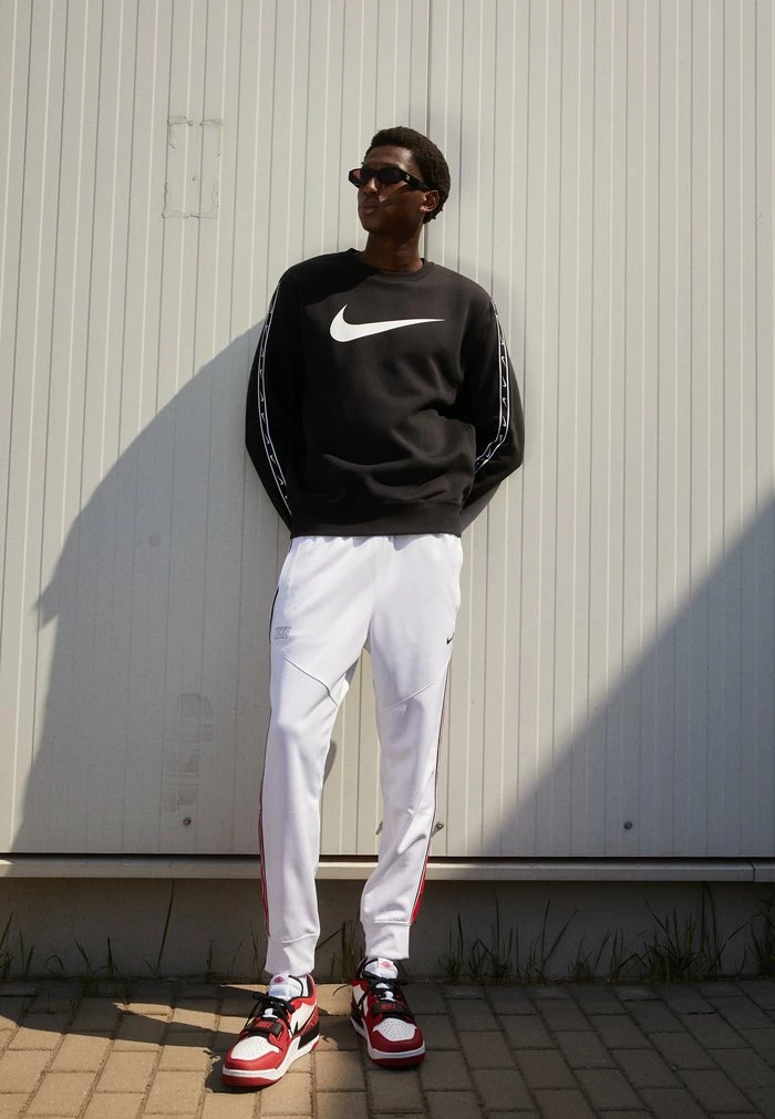 Nike Sportswear REPEAT CREW - Sweatshirt - Black/white