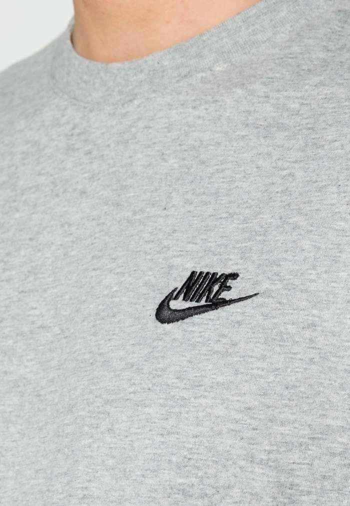 Nike Sportswear CLUB TEE - Basic T-shirt - Dark Grey Heather/black - Image 5