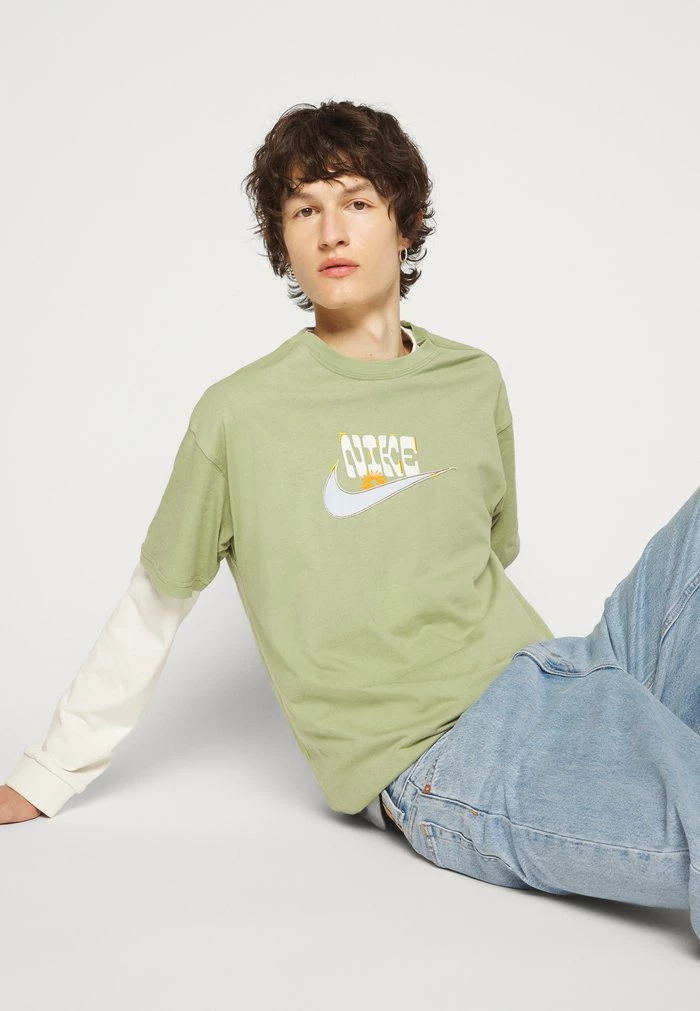Nike Sportswear TEE SOLE - Print T-shirt - Oil Green - Image 6