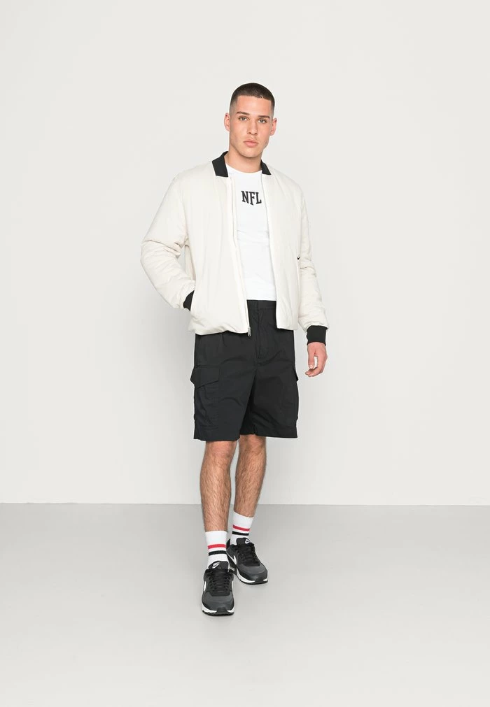 Nike Sportswear UTILITY - Shorts - Black/white - Image 2