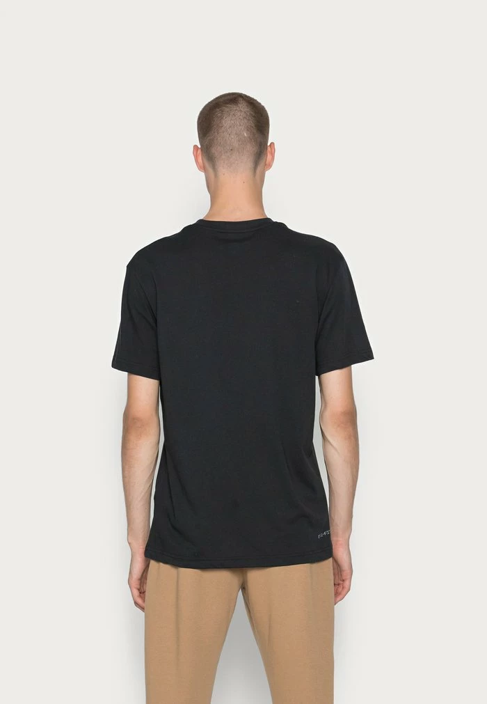 Nike Sportswear Basic T-shirt - Black - Image 3